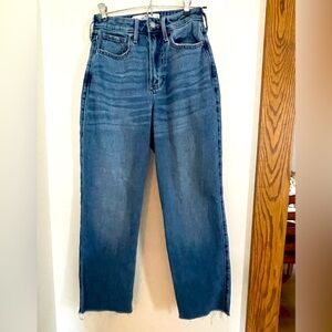 Hollister Curvy Ultra High-Rise Vintage Straight Jean